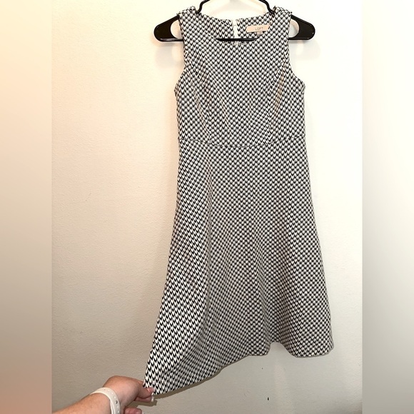 Ann Taylor LOFT black white print sleeveless dress 2 office fall winter - Picture 1 of 8